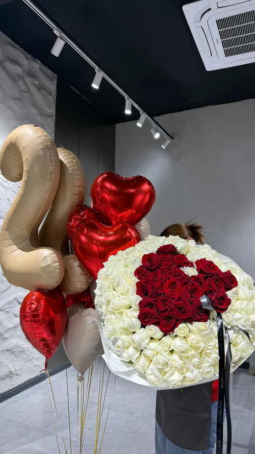 101 Roses in Heart Shape – Luxury Gift Set with Balloons
